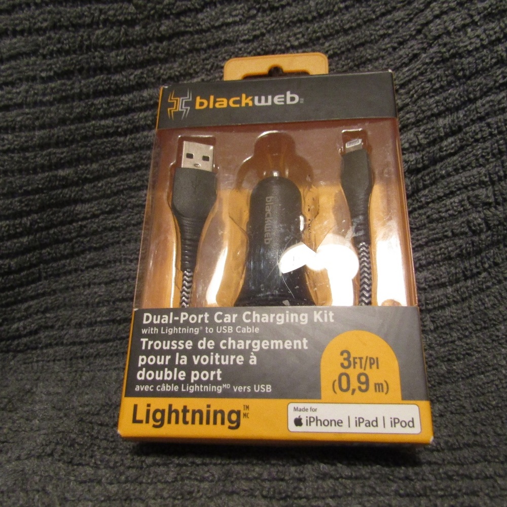 blackweb Dual-Port Car Charging Kit with Apple 8 pin  to usb cable